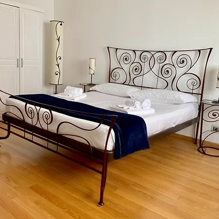 Searooms - Stanze A Mare 3*